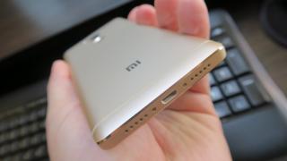 Xiaomi Redmi 4: Baterie de campion, pune la respect flagship-uri