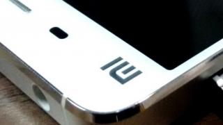 Turul Magazinelor #247: Turul produselor Xiaomi - brăţară de fitness, bec inteligent, cameră video şi evident smartphone-uri