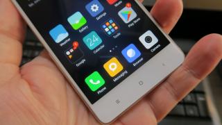 Xiaomi Redmi 4: OS, UI, aplicaţii pe bază de MIUI 8.2 şi fără app drawer