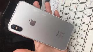 iPhone 8 în varianta prototip se afișează din nou în fotografii; vedem varianta pe argintiu