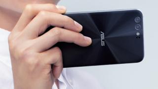 ASUS postează un nou teaser pentru smartphone-ul ZenFone 4; îi vedem îndeaproape camera duală din spate!