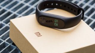 Turul Magazinelor #256: brăţară de fitness la preţ bun, cel mai nou Surface Pro în România şi o staţie de călcat şi imprimantă la discount