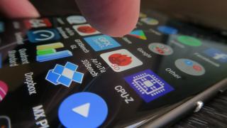 Sony Xperia XA1 Ultra: Benchmark-uri bunicele, şi ceva lag