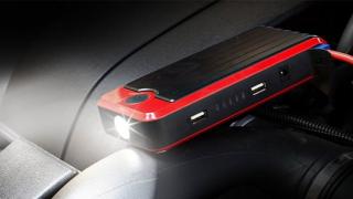 Iată o baterie externă de 12000 mAh care vă poate porni automobilul! Costă 29.99 dolari la GearBest!
