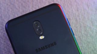 Samsung Galaxy J7+ se afișează în fotografii hands-on; primul telefon mid-range de la Samsung ce aduce cameră duală!