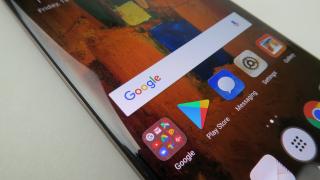 Huawei Mate 9 PRO: Display AMOLED curbat sexy, dar nu prea luminos