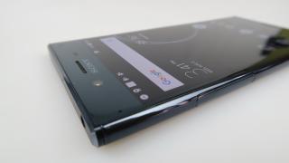 Sony Xperia XZ Premium: Multimedia cu extra opţiuni moştenite de la Walkman, volum nu foarte puternic