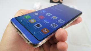 Bluboo S8 Unboxing: clona de Galaxy S8 îşi arată faţa, spatele are o inspiraţie mai Zen (Video)