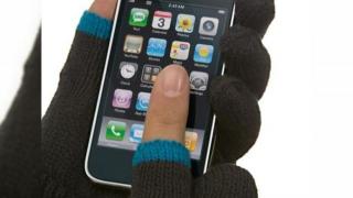 Manusile Etre Touchy, pentru degetele inghetate de pe iPhone-ul tau