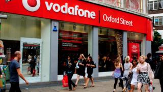 Vodafone UK anunţă costurile abonamentelor pentru iPhone X; Iată sumele practicate şi avantajele oferite