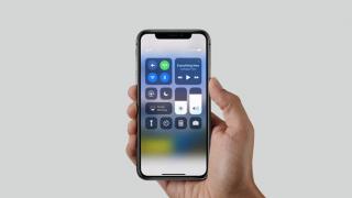 Cerere mai scăzută decât aşteptările pentru iPhone X? Apple solicită o încetinire a livrărilor de componente pentru telefon