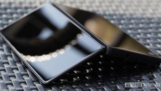 ZTE Axon M ar putea fi primul smartphone pliabil; Iată imagini cu el!