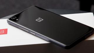 Turul Magazinelor #294: Calorifer electric la preţ bun, cel mai ieftin OnePlus din România, player de vinil multifuncţional
