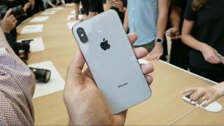 Samsung va câștiga mai mulți bani de pe urma vânzărilor de iPhone X decât de pe comercializarea lui Galaxy S8