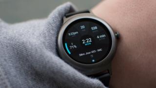 Turul Magazinelor #297: Smartwatch LG la preţ ridicol, figurină cu Jon Snow, accesorii iPhone 8 şi brăţară cu şurubelniţă
