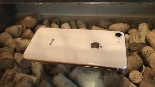 Cum stă iPhone 8 cu performanţa faţă de marile flagship-uri ale anului şi faţă de predecesori; Se bate cu PC-ul meu în GeekBench 4!