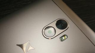 Allview X4 Soul Xtreme: Camera ridică stacheta pentru modelele Allview în general
