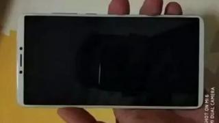 Un nou telefon Xiaomi Redmi Note scapă pe web, cu ecran 18:9 cu muchii înguste; Sa fie Redmi Note 5?