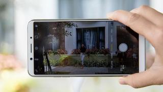 Oppo F5 apare în noi fotografii; vine și pe o nuanță de roșu aprins