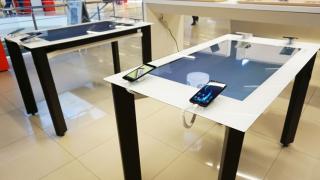 Allview are o nouă modalitate de prezentare a telefoanelor premium în magazinele de retail, prin standuri interactive