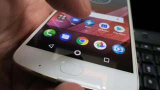 Motorola Moto Z2 Play: Baterie destul de generoasă, mai ales la aşa talie