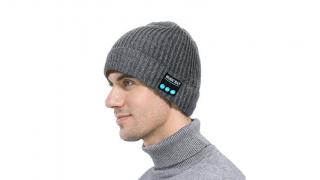 Ne pregătim de iarnă cu fes echipat cu headset audio Bluetooth; se vinde la suma de doar 8.99 dolari de către un retailer chinez
