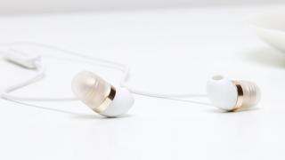 Căștile Xiaomi Capsule sunt vândute acum pentru doar 8.9 dolari de către retailerul chinez Cafago.com
