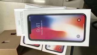 iPhone X e gata de livrare; vedem fotografii ale cutiilor și un scurt unboxing