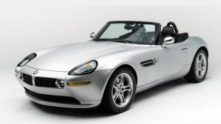 BMW-ul Z8 al lui Steve Jobs este scos la licitaţie, la pachet cu telefonul său Motorola cu clapetă