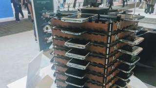 Bitcoin mining pe de 40 de telefoane Samsung Galaxy S5; Samsung a creat un sistem de mining mai eficient decât un computer