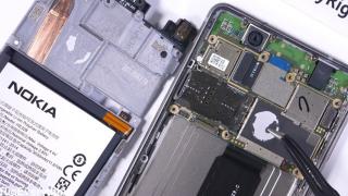 Nokia 8 disecat şi dezasamblat, vine cu mecanism de răcire heat pipe avansat şi se repară destul de uşor (Video)