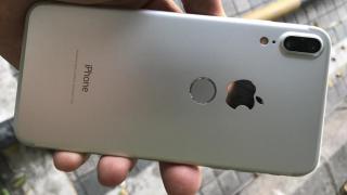 Apple afirmă faptul că nu s-a adus niciodată în discuție probabilitatea unui scanner de amprente pe iPhone X