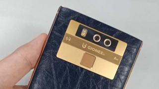 Gionee M7 Plus își prezintă ecranul 18:9 și panoul spate din piele în două fotografii reale