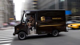 iPhone X poate fi greu de procurat pentru publicul larg, dar nu și pentru hoți; 313 telefoane sunt furate dintr-un camion UPS în San Francisco
