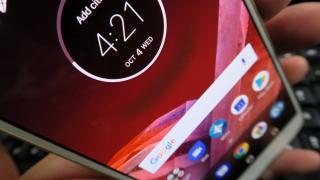Motorola Moto Z2 Play: OS, UI, aplicaţii super curate, stock şi vanilla