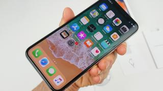 Apple iPhone X Unboxing: scoatem din cutie Xperimentul Apple şi aruncăm o privire peste Face ID (Video)