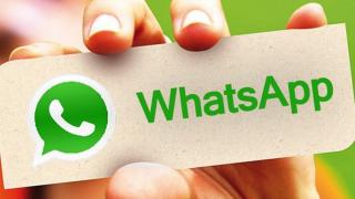 O clonă de WhatsApp ajunge în Google Play și peste 1 milion de utilizatori decid să descarce aplicația infectată