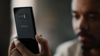 Trolling de clasă înaltă! Samsung ia peste picior Apple în cea mai elegantă formă