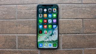 iPhone X s-a vândut clar mai bine decât iPhone 8 în primul weekend de disponibilitate