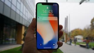Apple iPhone X: Design polarizant, materiale premium, oţelul nu convinge
