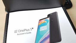 OnePlus 5T este dezvăluit în totalitate cu doar câteva zile înainte de lansare; un unboxing este publicat timpuriu