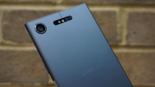 Turul Magazinelor #324: Huse noi pentru iPhone X, inclusiv din piele, Xperia XZ1 la reducere bună, ceas smart super ieftin şi ochelari de schi