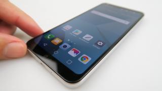 LG Q6: Hardware bun, dar şi modest