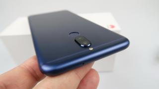 Huawei Mate 10 Lite Unboxing: telefonul cu 4 camere e aici, Huawei gândeşte "out of the box" cu designul (Video)