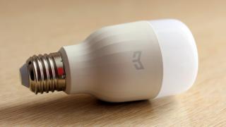 Becul smart Xiaomi Yeelight E27 se vinde pentru 16.89 dolari pe GearBest; poate fi controlat folosind Amazon Alexa