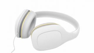 Headset-ul audio Xiaomi Relax se vinde pentru doar 36.99 dolari la TomTop; căști cu design simplist și calitate premium