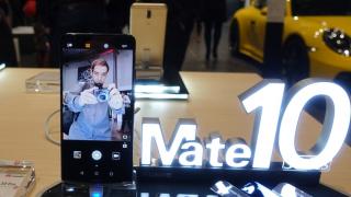 Cum a fost la lansarea Huawei Mate 10 Pro de la centrul Porsche Pipera din Bucureşti; Bolizi de sticlă şi metal, plus AI şi VR