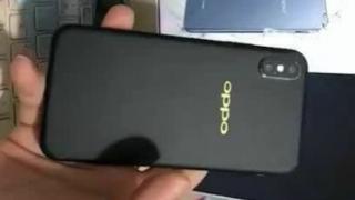 Avem şi prima clonă oficială de iPhone X: Oppo R13 are decupaj şi cameră principală similare