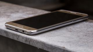 Samsung a creat bateria care se încarcă de 5 ori mai rapid şi are ciclu de viaţă mai lung; Totul e pe bază de grafen