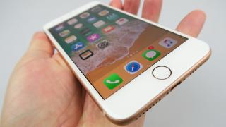 Apple iPhone 8 Plus: Baterie excelentă, la nivel de iPhone X fără probleme